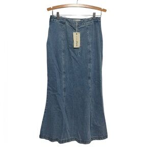 Heritage Denim Skirt Inverted Pleat Light Blue Wash Size 4 NWT